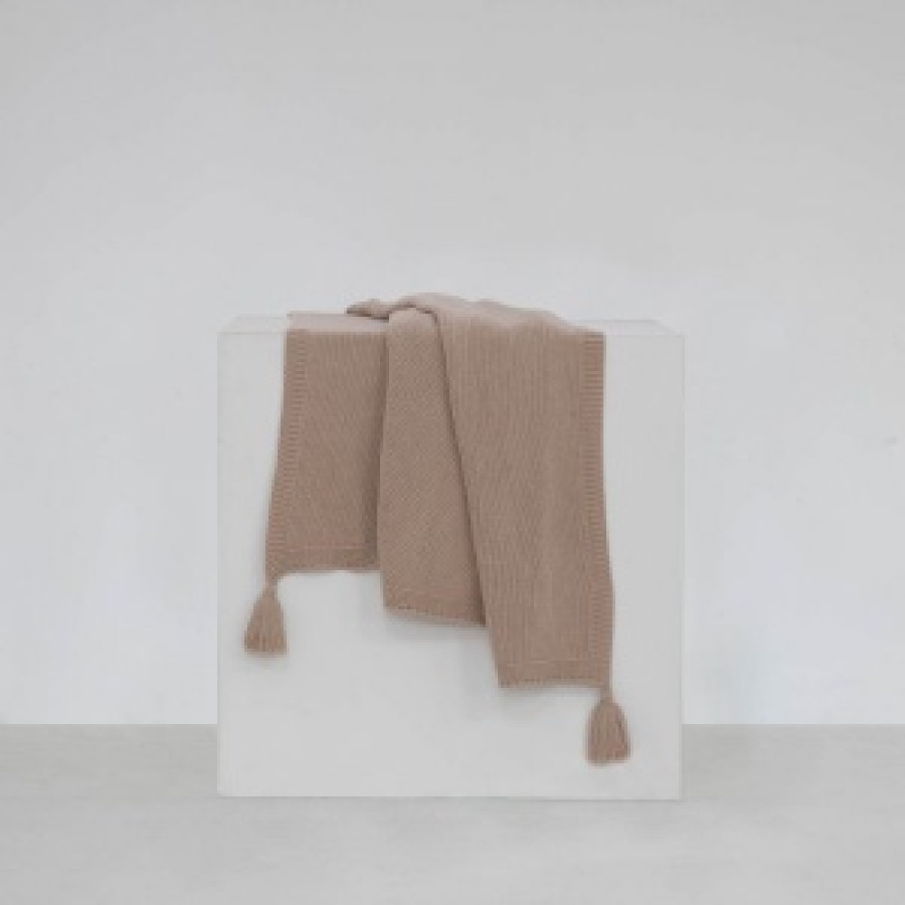 The Wooden Cabin Knitted Throw-Beige